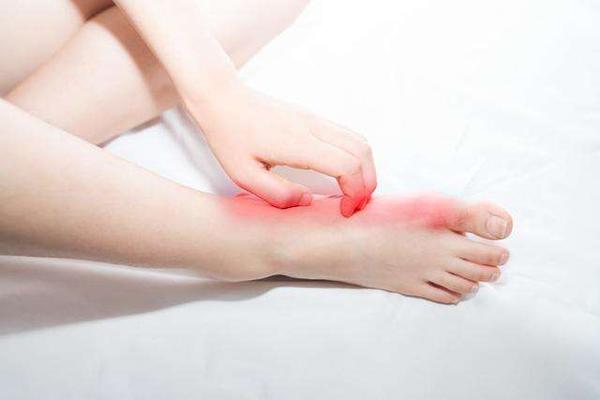 脚上起泡奇痒难忍用它一喷10年的脚气都好了